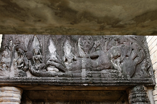 Prasat Sa Kamphaeng Yai-030